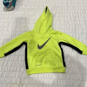 Nike therma fit hoodie - never been worn !